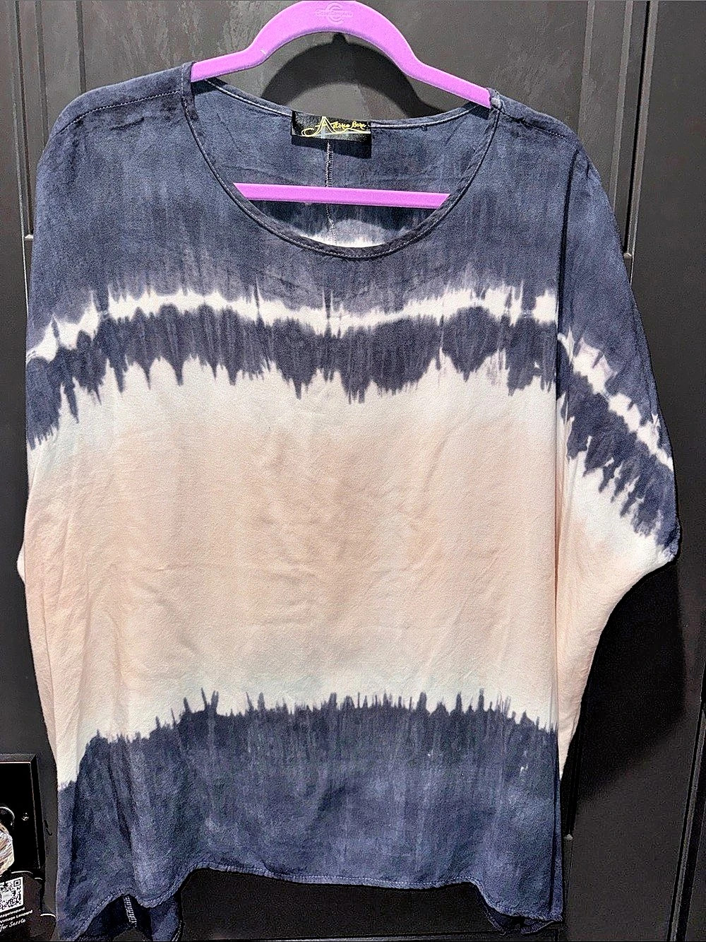 Astoria Born Tie-Dye Short Sleeve Top in Gray & Pink Like New